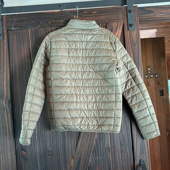 True Classic Puffer - Picture 4 of 4